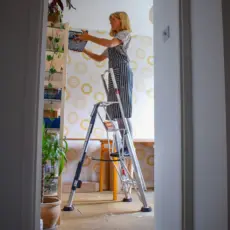 5060139340984 1 Henchman Fully Adjustable Tripod Ladder 5ft.webp